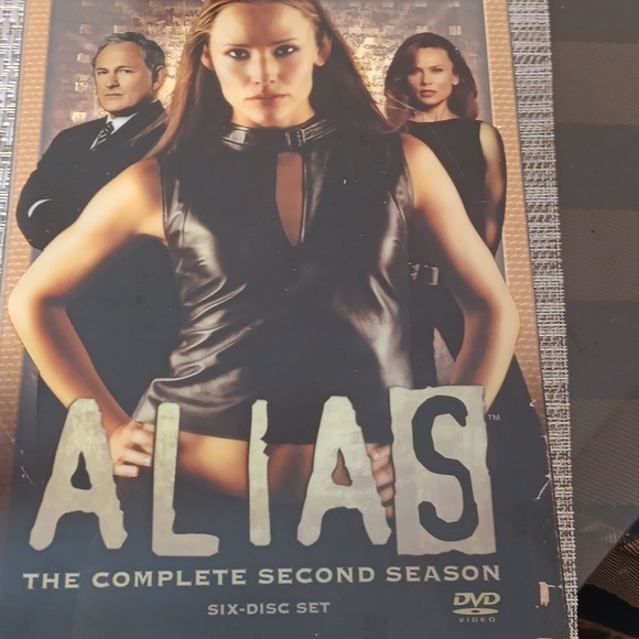 Alias,Season 1 and Season 2. 6 disc set NWT - Picture 8 of 15